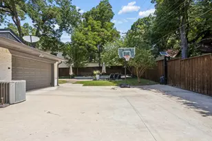 10428 Vinemont, Dallas, TX 75218 - Photo 33