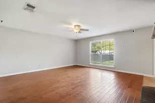 4912 Sandalwood Ln, Arlington, TX 76017 - Photo 9