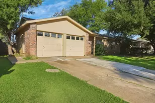 4912 Sandalwood Ln, Arlington, TX 76017 - Photo 1
