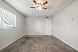 4912 Sandalwood Ln, Arlington, TX 76017 - Photo 19