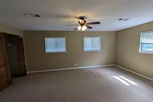 320 N Charles St, Lewisville, TX 75057 - Photo 11