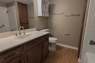 320 N Charles St, Lewisville, TX 75057 - Photo 9