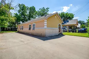 3732 E 1st St, Fort Worth, TX 76111 - Photo 3
