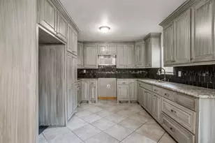 3732 E 1st St, Fort Worth, TX 76111 - Photo 9