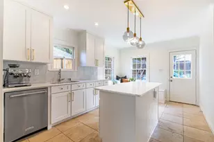 1134 N Edgefield Ave, Dallas, TX 75208 - Photo 9