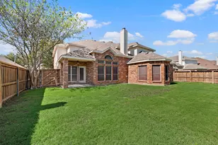 5272 W Cove Way, Grand Prairie, TX 75052 - Photo 35