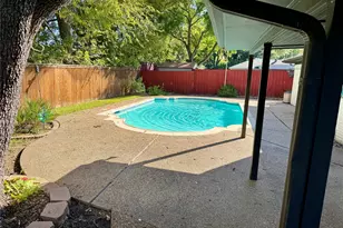 18 Legend Rd, Benbrook, TX 76132 - Photo 5
