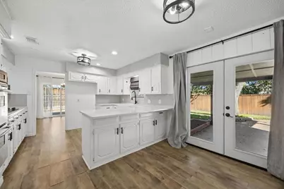18 Legend Road, Benbrook, TX 76132 - Photo 9
