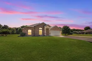 156 Creekwood Ranch Rd, Azle, TX 76020 - Photo 3