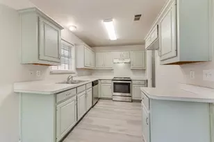 220 Hollywood Dr, Glenn Heights, TX 75154 - Photo 7