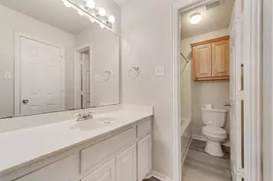 220 Hollywood Dr, Glenn Heights, TX 75154 - Photo 13