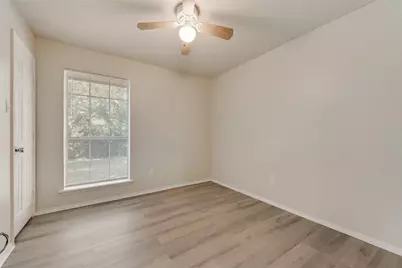 220 Hollywood Drive, Glenn Heights, TX 75154 - Photo 17
