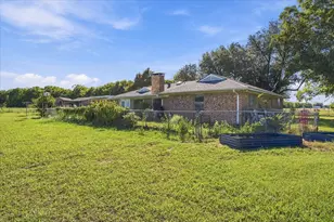 421 S Oak St, Ector, TX 75439 - Photo 7