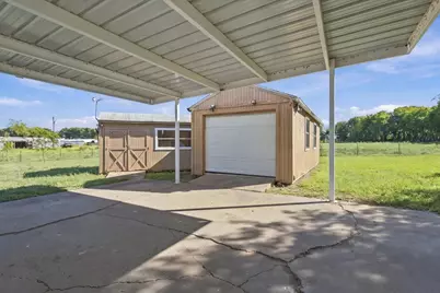 421 S Oak Street, Ector, TX 75439 - Photo 5