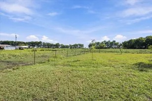 421 S Oak St, Ector, TX 75439 - Photo 13