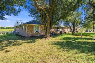 421 S Oak St, Ector, TX 75439 - Photo 3
