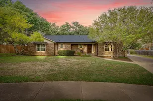 504 Regina Ct, Euless, TX 76039 - Photo 1