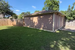 7706 Dentcrest Dr, Dallas, TX 75254 - Photo 31