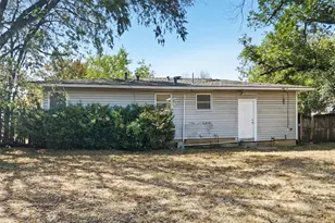 5025 Catalpa St, Haltom City, TX 76117 - Photo 21