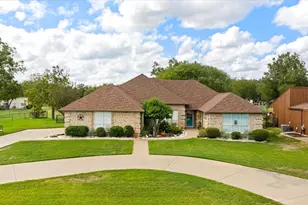 9004 Woodlawn Dr, Granbury, TX 76049 - Photo 1