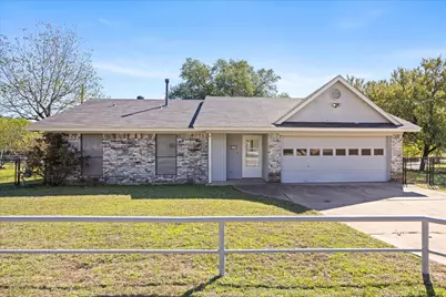 409 Walker Street, Glen Rose, TX 76043 - Photo 3