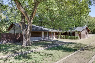 105 Barrows Lane, DeSoto, TX 75115 - Photo 3