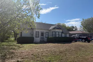 405 Cherry St, Forreston, TX 76041 - Photo 5
