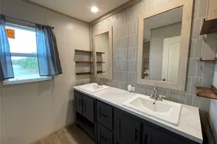 131 Vista Dr, Tye, TX 79563 - Photo 29