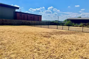 115 N Denton St, Weatherford, TX 76086 - Photo 3