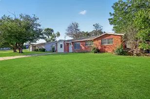 1005 Altamont Dr, Fort Worth, TX 76106 - Photo 1