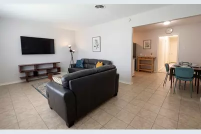 2732 W Jefferson Boulevard, Dallas, TX 75211 - Photo 3