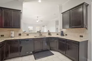 14317 Mariposa Lily Ln, Fort Worth, TX 76052 - Photo 5