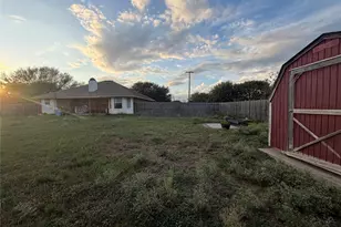613 Sapphire Blvd, Hewitt, TX 76643 - Photo 25
