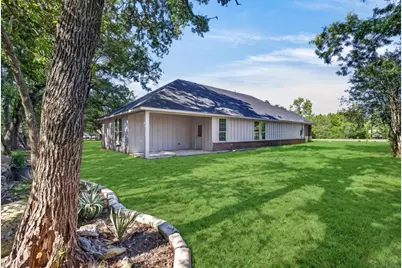 1093 Oak Ridge Drive, Oak Ridge, TX 75160 - Photo 9