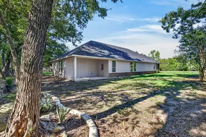 1093 Oak Ridge Drive, Oak Ridge, TX 75160 - Photo 27