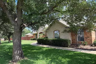 2117 Shorthorn Tr, Crowley, TX 76036 - Photo 3