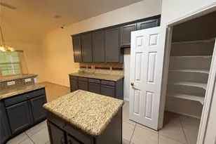 2117 Shorthorn Tr, Crowley, TX 76036 - Photo 7