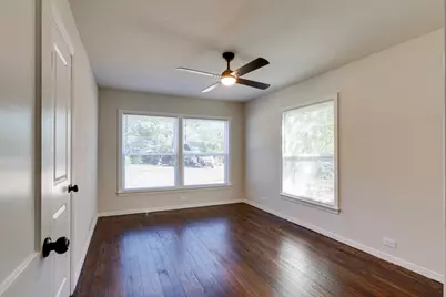 308 W Avenue F, Garland, TX 75040 - Photo 11