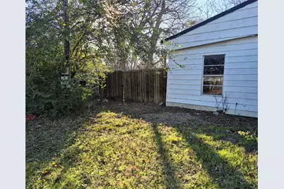307 W Spruce Street, Whitewright, TX 75491 - Photo 3