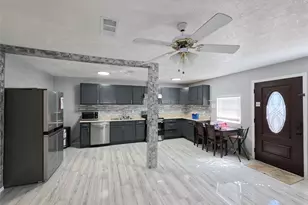 21 W Townhouse Ln, Grand Prairie, TX 75052 - Photo 9