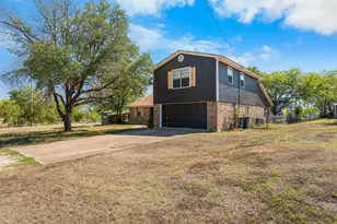 267 Ish St, China Spring, TX 76633 - Photo 3