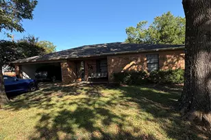460 34th St, Paris, TX 75460 - Photo 1