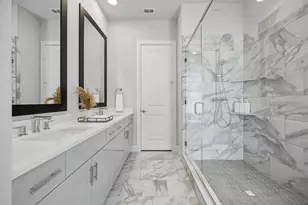 381 E Greenbriar Ln, Dallas, TX 75203 - Photo 13