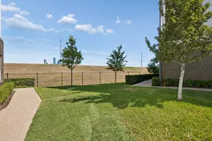 381 E Greenbriar Ln, Dallas, TX 75203 - Photo 21
