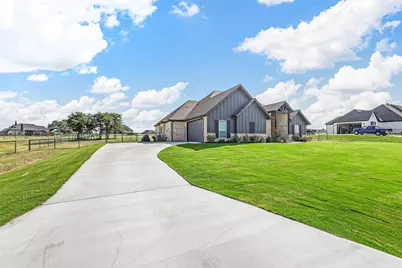 2071 Sunset Ridge Drive, Weatherford, TX 76087 - Photo 3