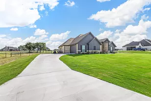 2071 Sunset Rdg Dr, Weatherford, TX 76087 - Photo 3