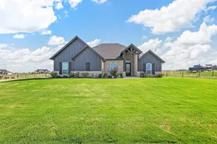 2071 Sunset Rdg Dr, Weatherford, TX 76087 - Photo 1