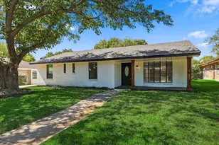 115 N Venice Dr, Duncanville, TX 75116 - Photo 1