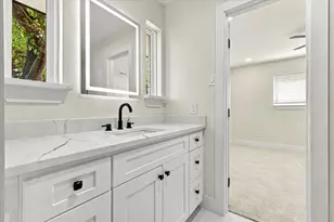 115 N Venice Dr, Duncanville, TX 75116 - Photo 5