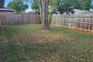 9290 Crimnson Ct, Dallas, TX 75217 - Photo 19